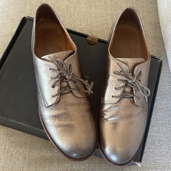 Frye pewter metallic oxfords - Picture 2 of 5